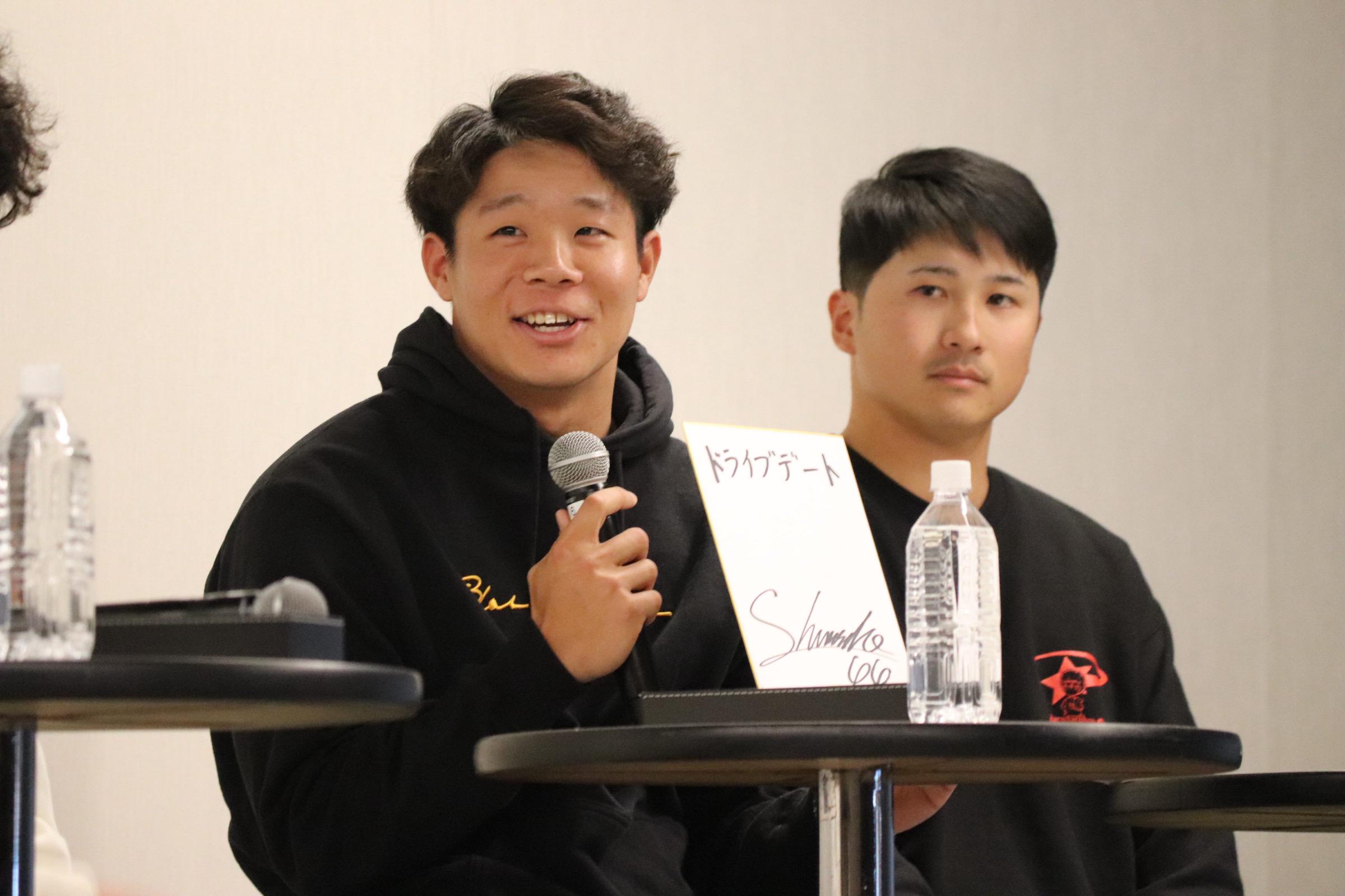 トークショーを楽しむ選手たち(昨年の様子) 03d3a611185be7be1762405848.jpg