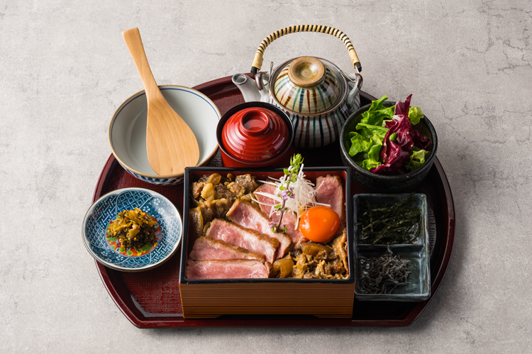 ビフテキと牛煮重セット