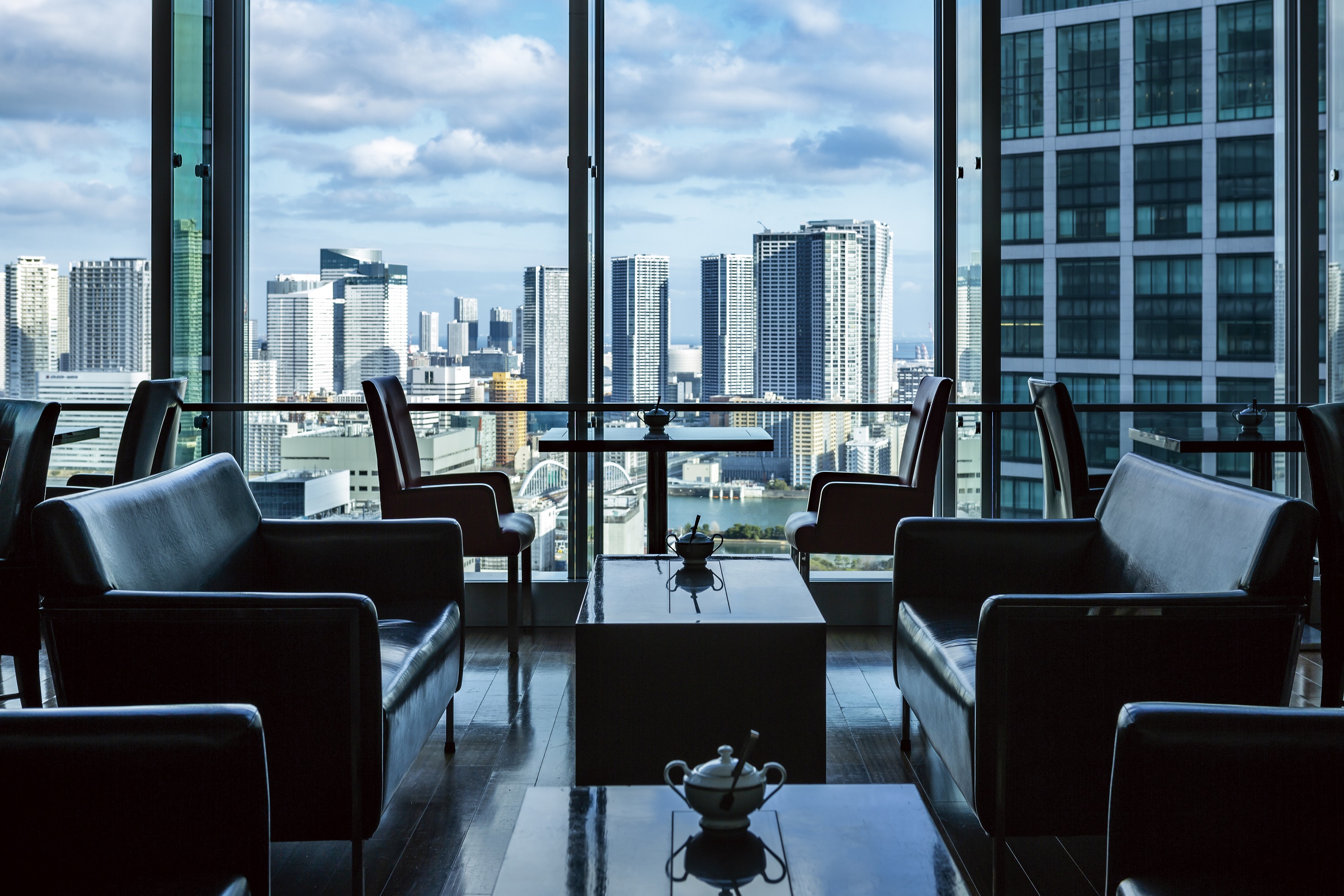 24階バー・ラウンジTHE BAR内観昼景