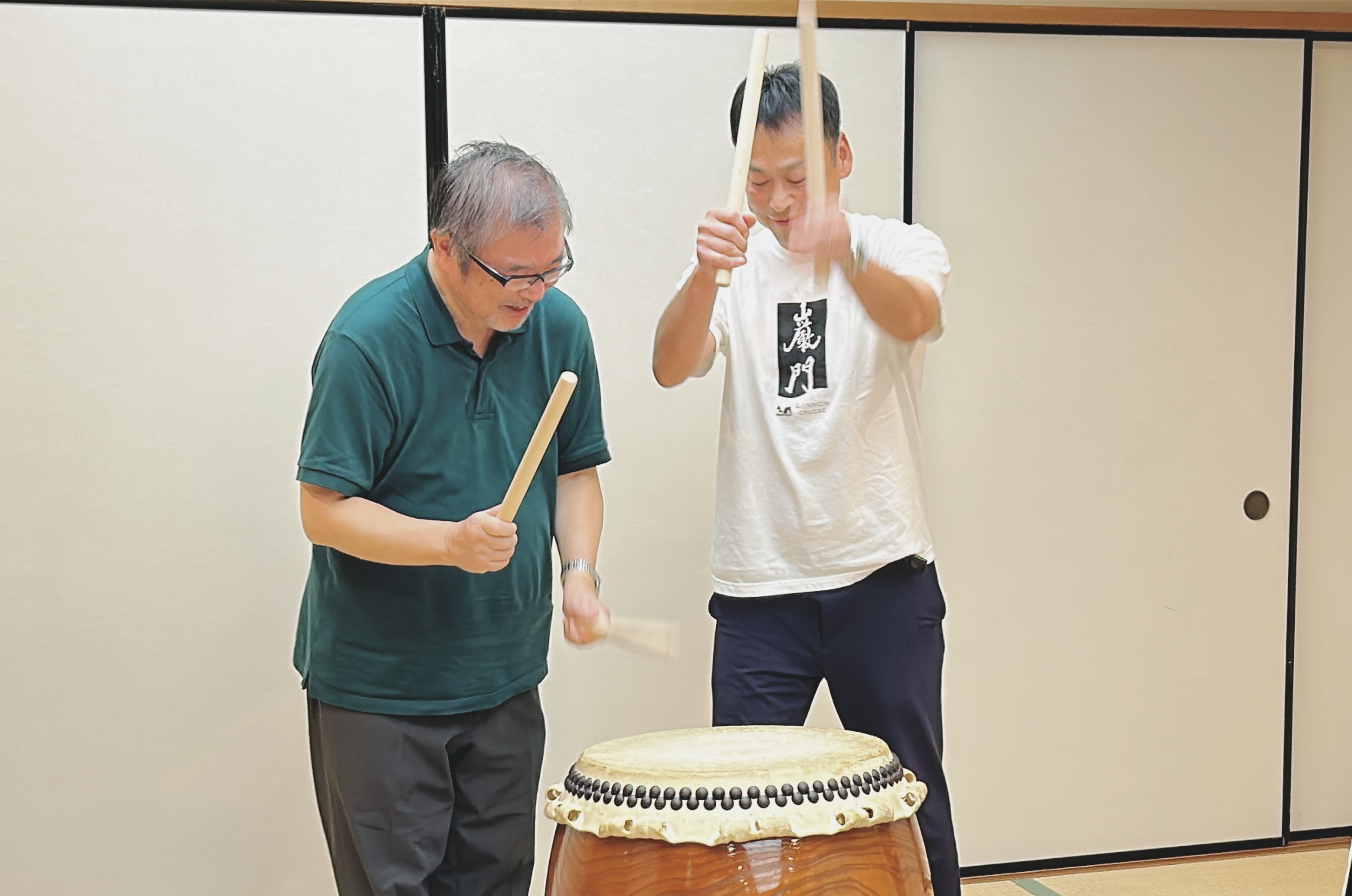 志賀町からは太鼓が持ちこまれ、体験を通した交流も行われた 38a1066029b2e8d01764742078.jpg
