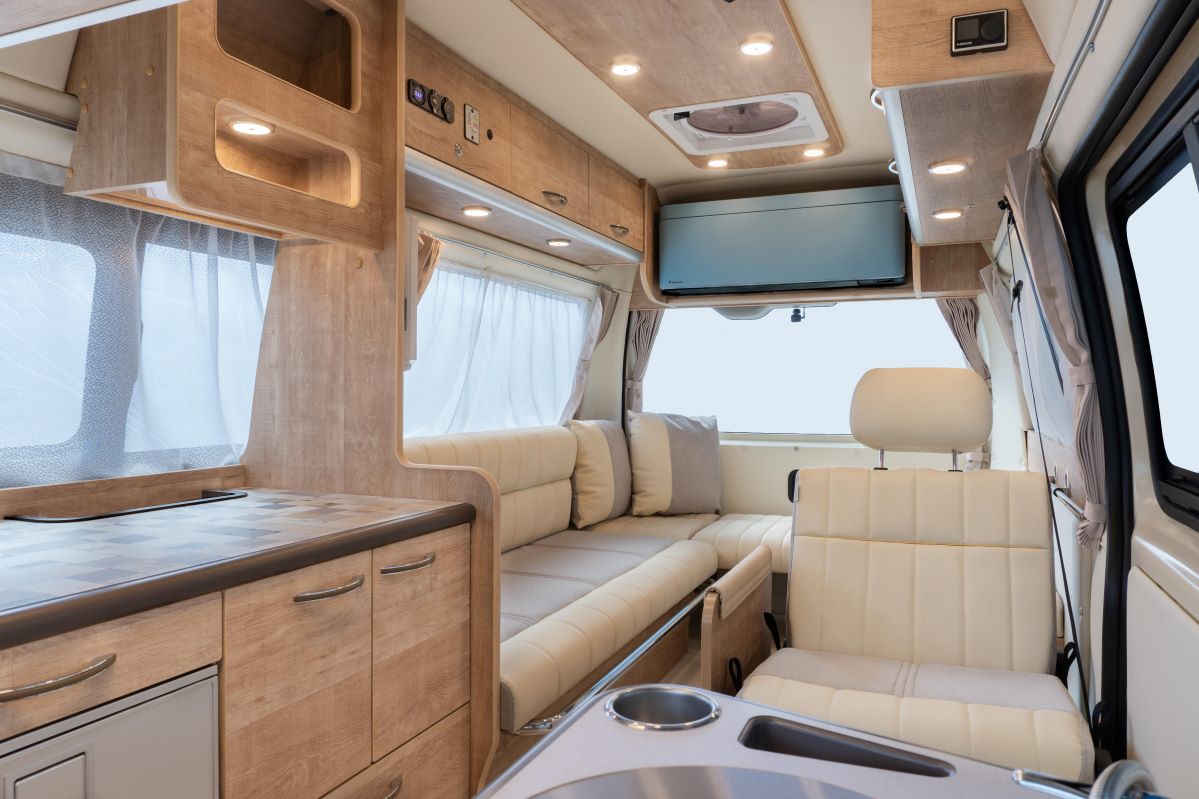 レクビィソラン(ハイルーフ版)の内装