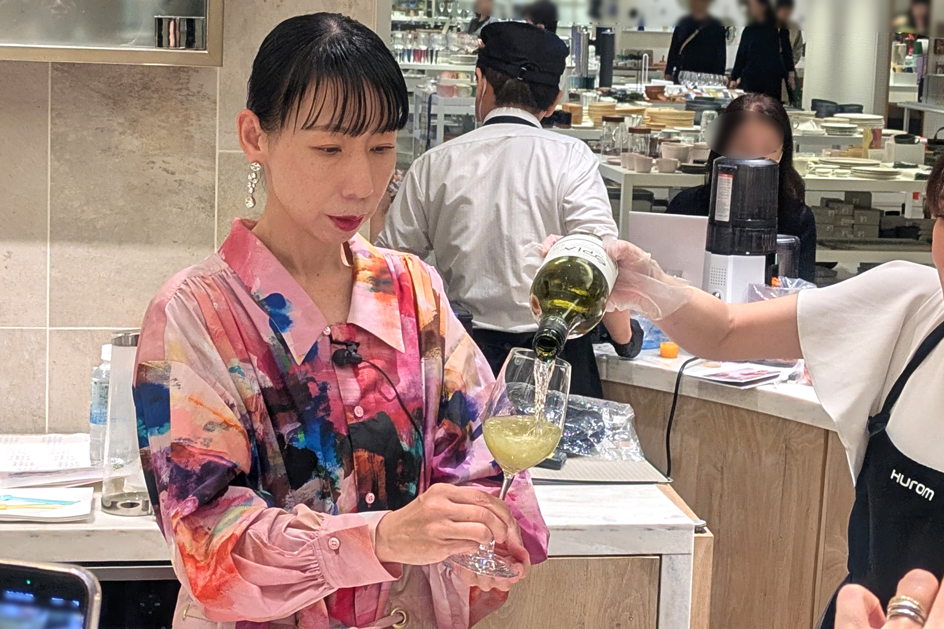 この⽇、参加者の反響が最も⼤きかったのが、マスカットジュース にノンアルコールの⽩ワインとホワイトペッパーを加えたカクテル。