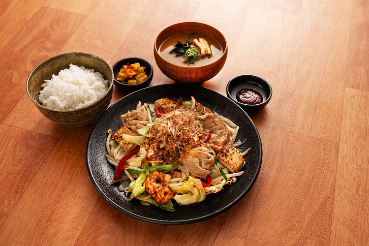 沖縄豚のタマナーチャンプルー定食 1,050円(税込み)