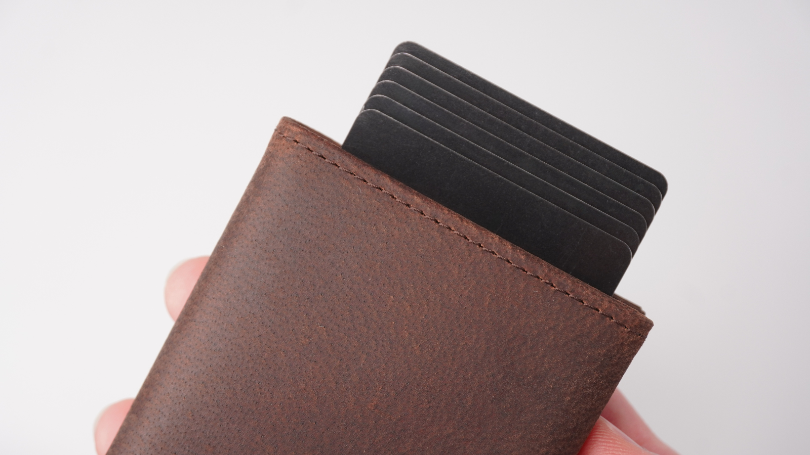 PRACTY Apot 折りたたみ財布 黒 ワンタッチでカードが飛び出す本革財布「PRACTY Apot」新登場。6