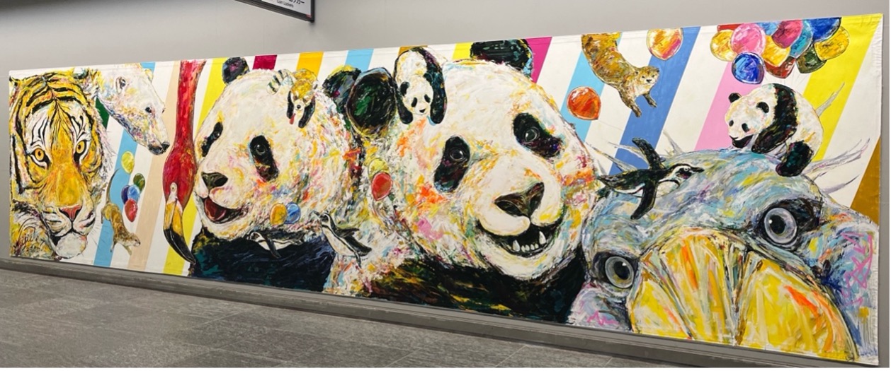 ウオールアート　A4 　「駅で待つ女学生」 JR上野駅公園口 巨大ウォールアート制作 人気アーティストGaku