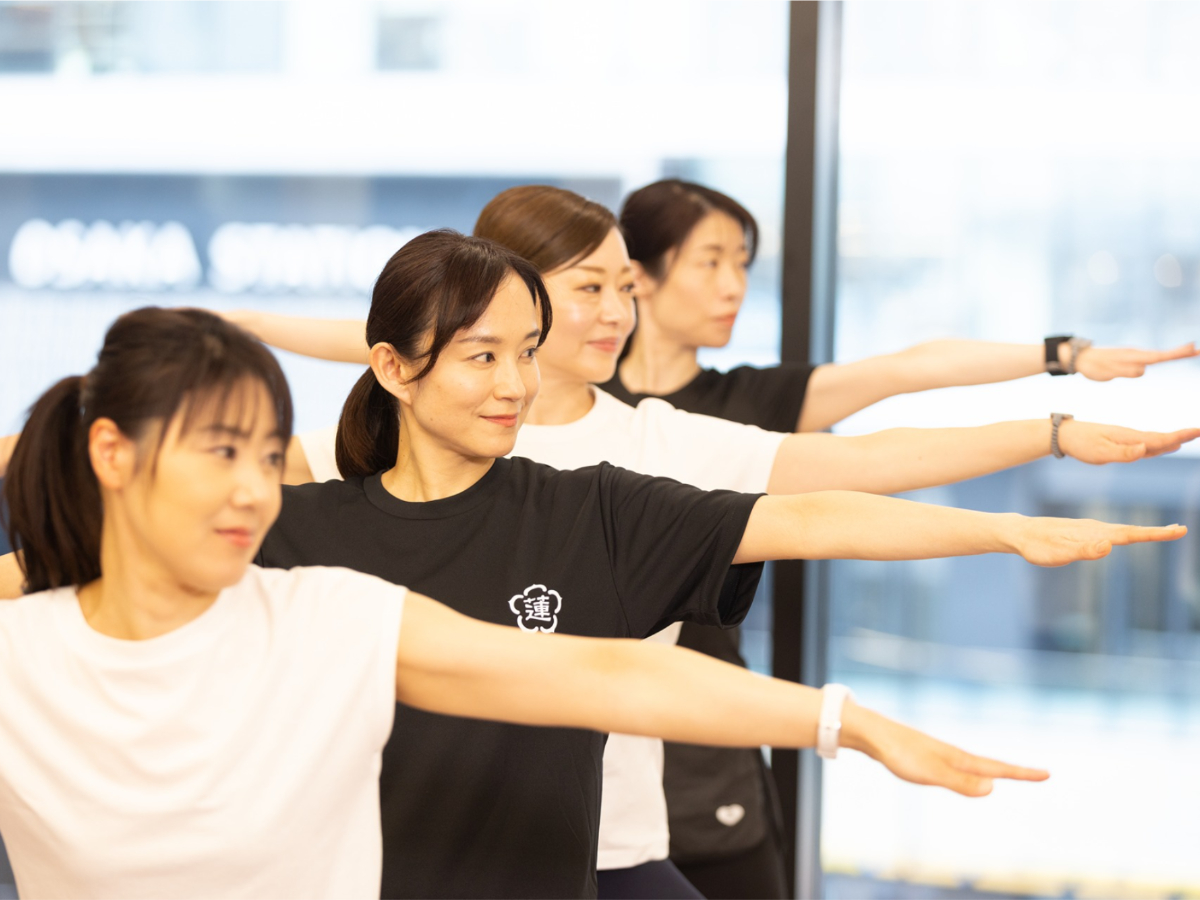 ヨガレッスン風景