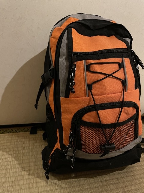 「ホットサンドメーカーは日常的な調理器具ながら 防災リュックに入れることも可能です。」