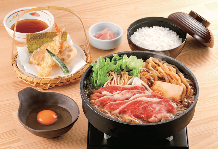 黒毛和牛の牛すきうどん鍋定食 ~海老天ぷら盛り合わせ付~