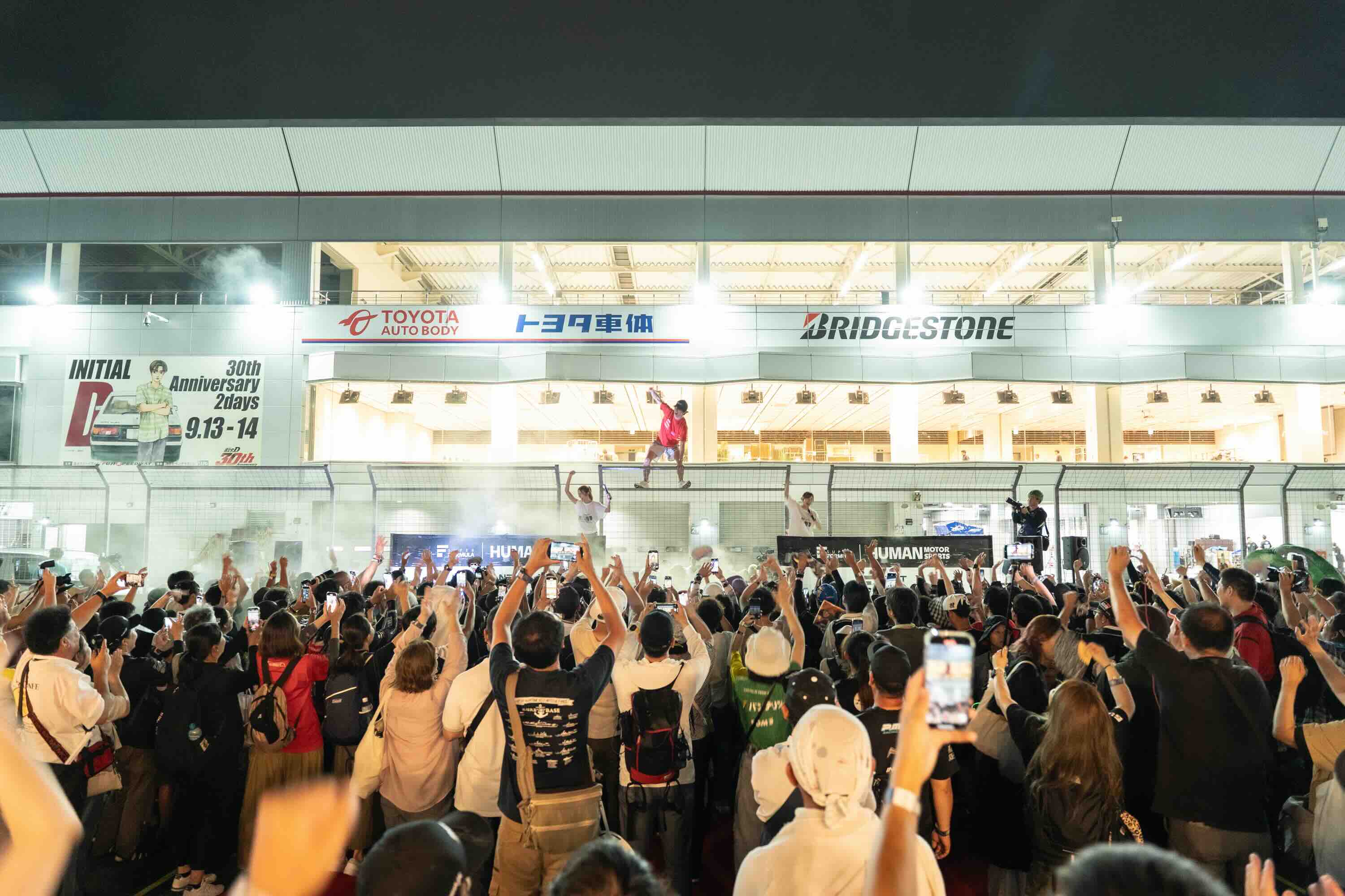 <写真:2025 SUPER FORMULA Rd.7 AFTER RACE GRID PARTYの様子> b33473fdc827d4401758193872.jpeg