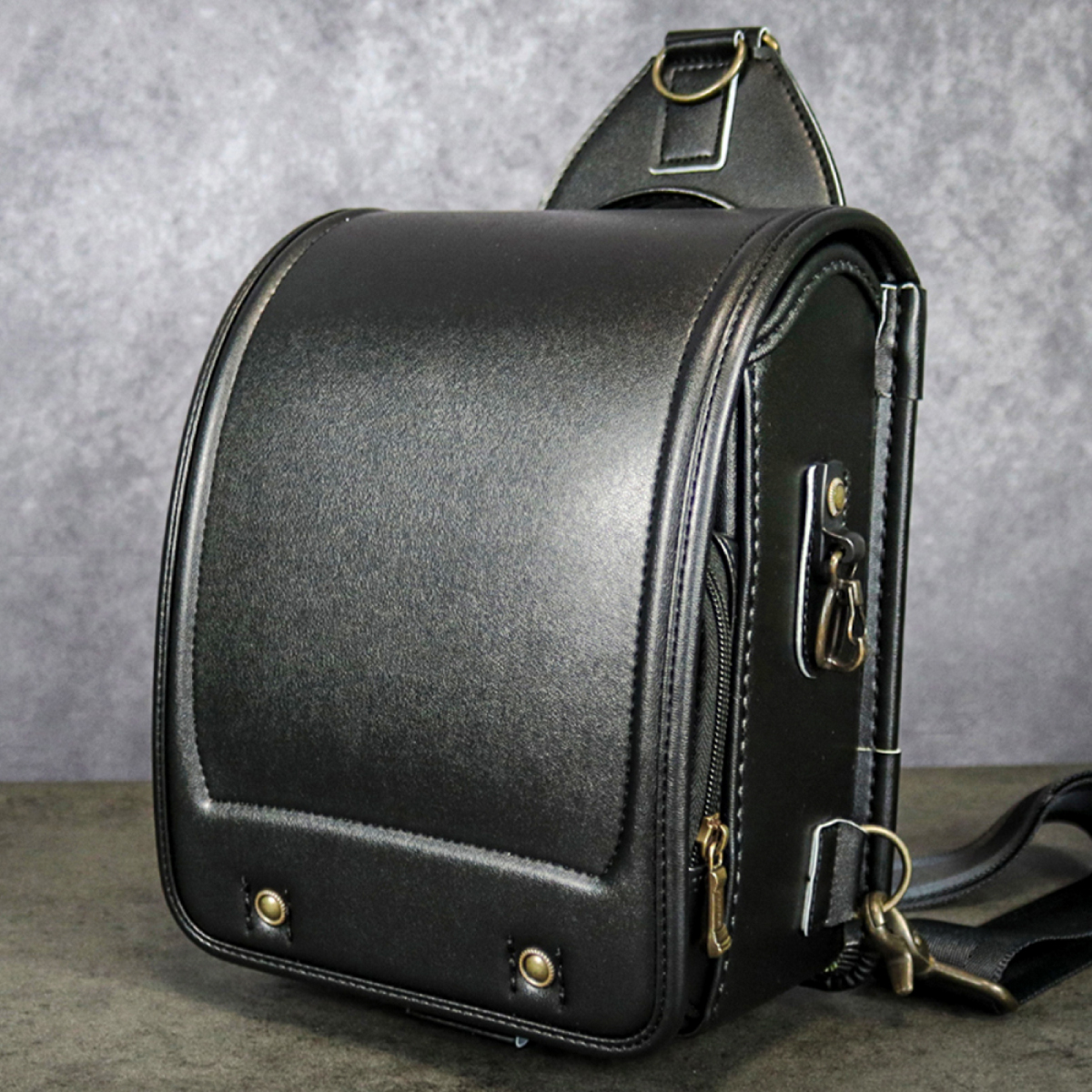 大人の装いに、ランドセルという愉しみを。」SaKuRandoseru