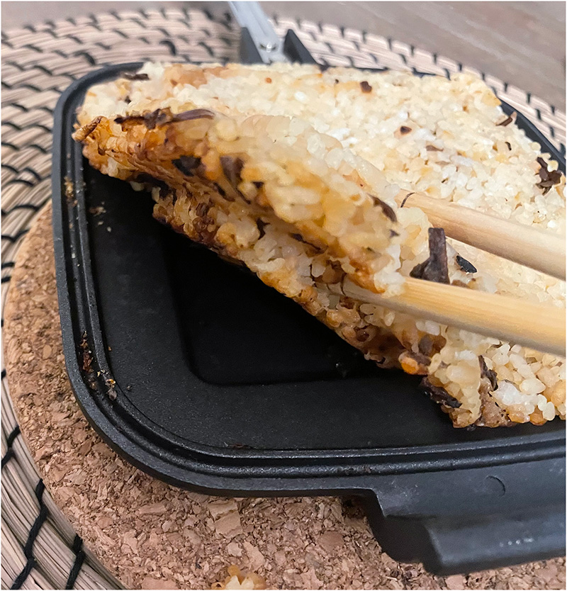 「五目ごはん味をライスバーガー風に。」