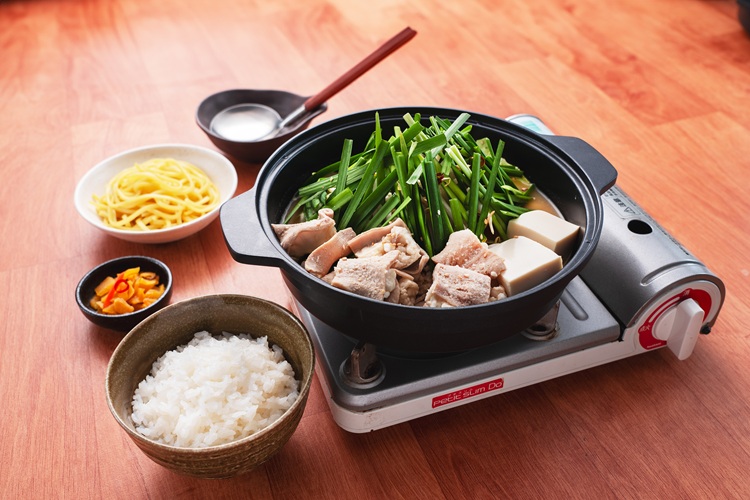 白味噌牛もつ鍋定食 もつ2倍・ニラ5倍 1,600円(税込)