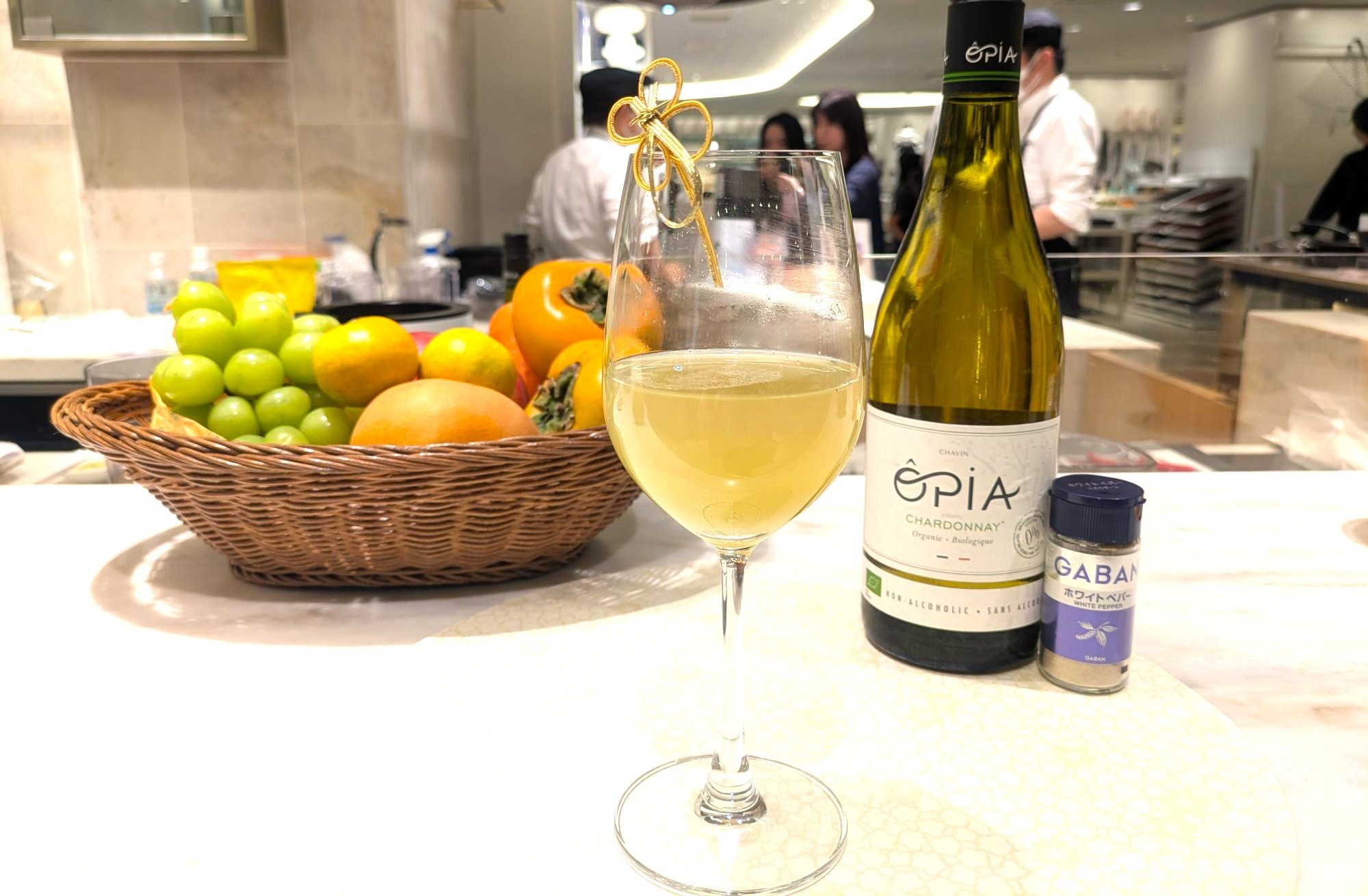 「みかんとの相性は○。今回は⽩でしたが⾚ワインと組合わせて も美味しいです︕」