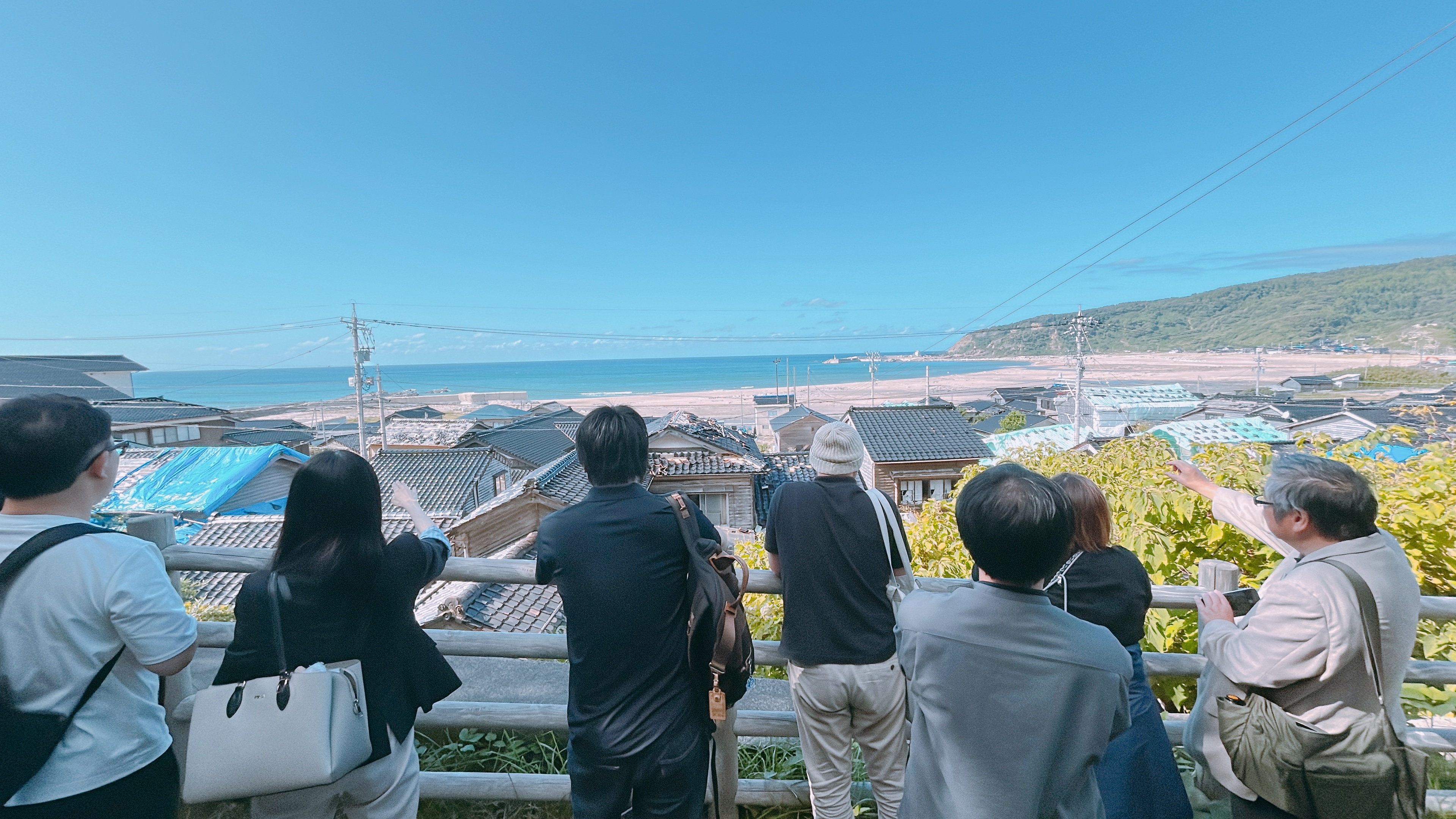 地震で海底が隆起し、海岸線が海側へ大きく移動した黒島地区(輪島市) e796e16c45813a681764738361.jpg