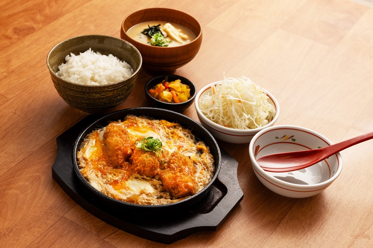 カキフライ玉子とじ定食 1,120円(税込)