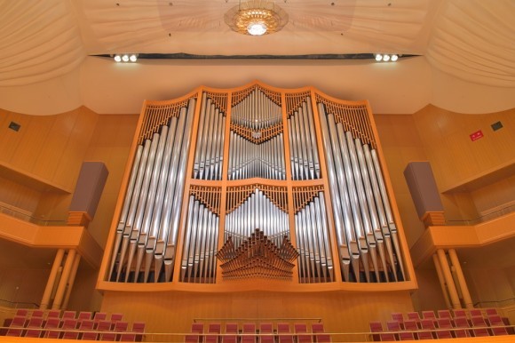愛知県芸術劇場コンサートホールパイプオルガン 提供：愛知芸術文化センター