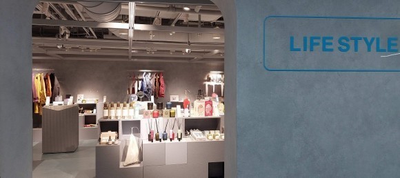 CHOOSEBASE SHIBUYA店頭のSAGADA WEAVING