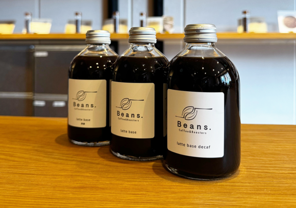スペシャルティコーヒー専門店『Beans.Coffee&Roasters』人気のラテベースに待望の《デカフェ》&《浅煎り微糖》が登場