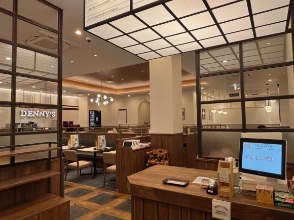 https://shop.dennys.jp/map/22015/