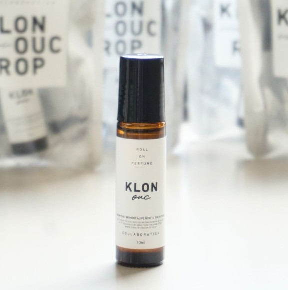 KLON OUC collab. ROLL ON PERFUME [WHITE TEA]