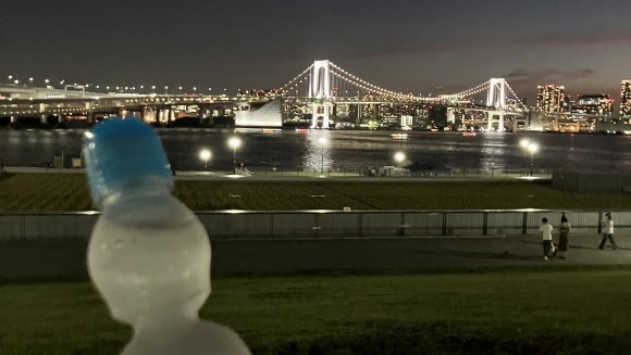 途中立ち寄り先でラムネと手持ち花火を体験いただきます