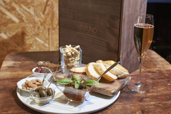 ー 本場イタリア、シチリア州の味をご家庭で ー シチリア食材＆ワインBOX