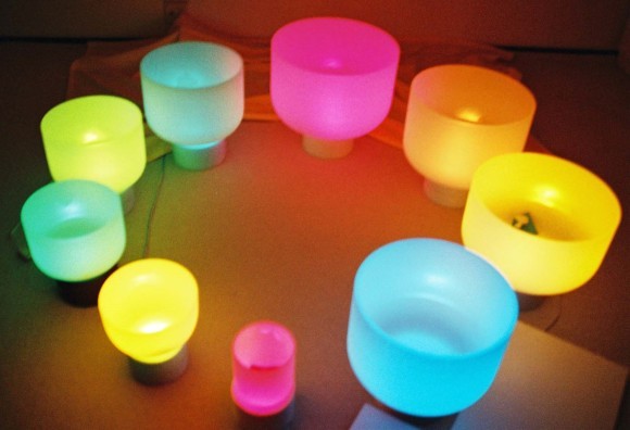 セラピーに使用されるクォーツ・クリスタル・ボウル