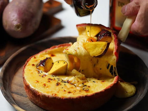 さつまいものシカゴピザ 2800円（税込）