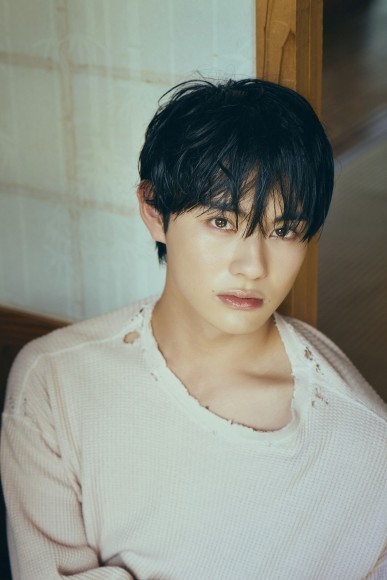 過去最高にエモーショナルで美麗なカットを凝縮前田拳太郎、初カレンダーの発売が決定！