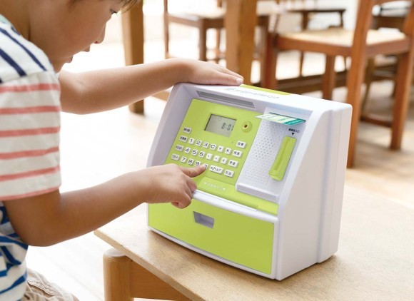 大人になった時のための「お金のルール」が身につく貯金箱『ファミリーATMバンク』1