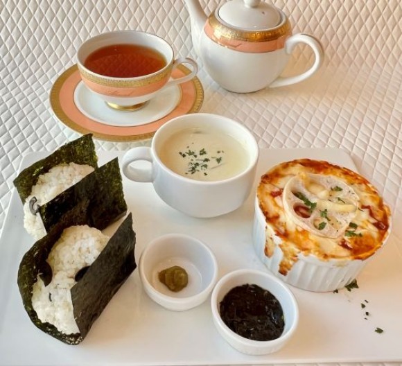 SAGAお結びプレート