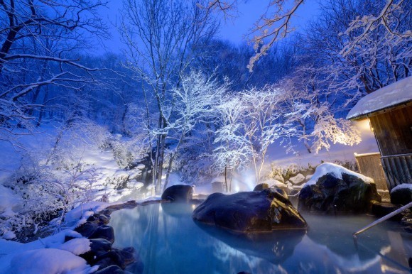 八重九重の湯　全景