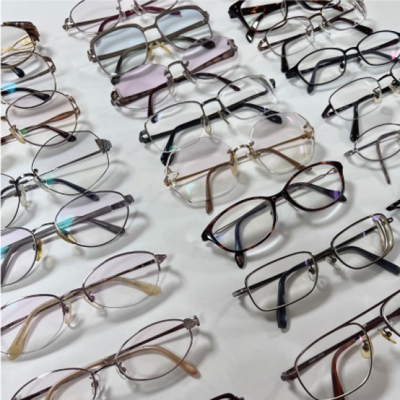 ビジョンメガネ店頭で回収したリサイクルメガネ