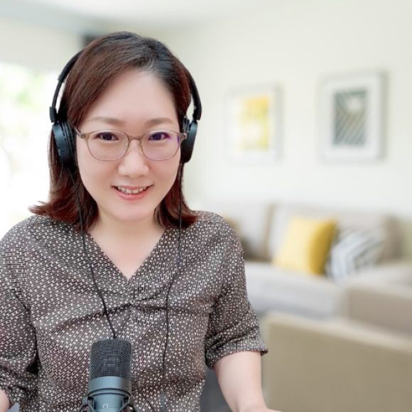 ホンマルラジオ一語一英局を運営する森西純子