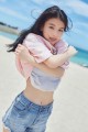 出口夏希、20歳の煌めく瞬間を切り取った初写真集で天真爛漫なヘルシー美脚を披露!!