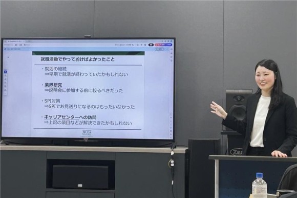 PE-BANK採用担当の竹内が母校の城西国際大学で「社会人の働き方」について講演