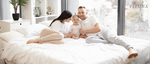 PIZUNAの白ベッドシーツと家族