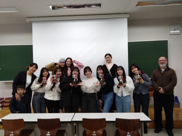 西南女学院大学での授業の様子