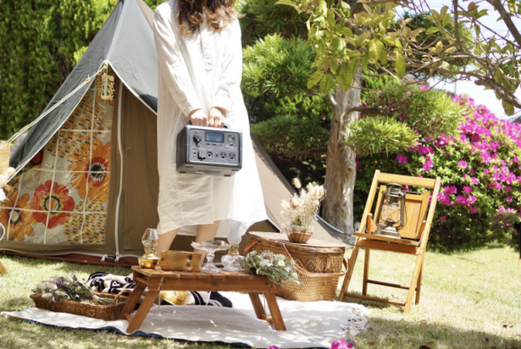 アウトドアキャンプ用ポータブル電源