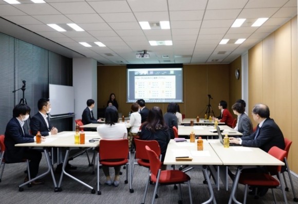 「女性にとって働きやすい会社とは」 女性特有の健康問題に関するワークショップを 経営陣も含め実施