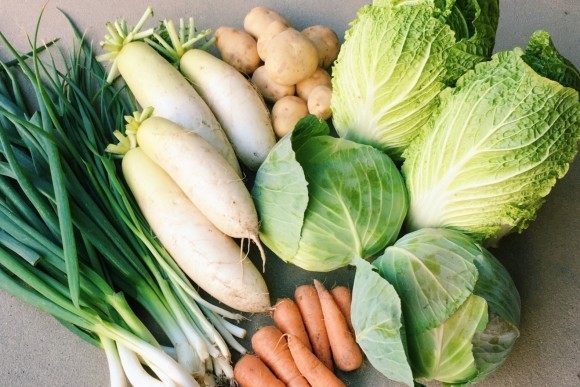 【2025冬家計を圧迫】野菜の価格高騰、5000人のリアルな声を緊急調査！約7割が「生活費の増加」、約6割が「野菜不足を感じる」と回答