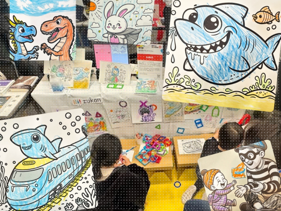 AIぬりえのブースはこどもたちが今塗りたいと思った想像性に満ちたぬりえの作品で埋め尽くされました