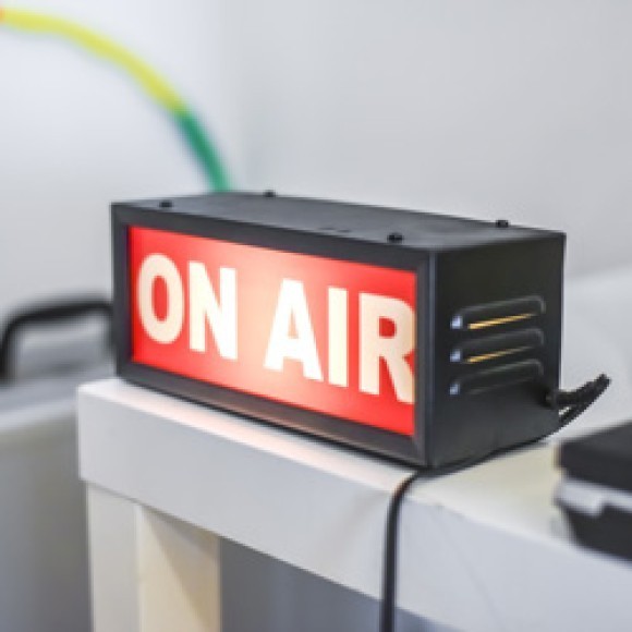 地方のFMラジオ局