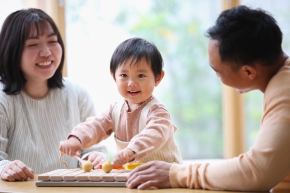 トイサブ！のおもちゃで遊ぶご家族