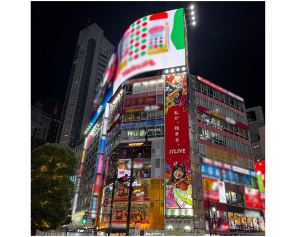 超期待の新星『さくらViolin』が17LIVEの広告塔として”渋谷駅前ビルロングボード”に掲載されました！
