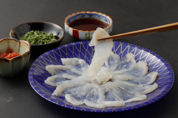 新商品を共同開発したシンガーソングライター嘉悦なつ美