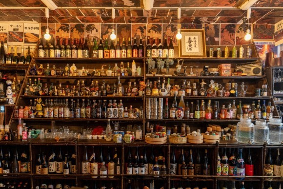 内観　酒ラック