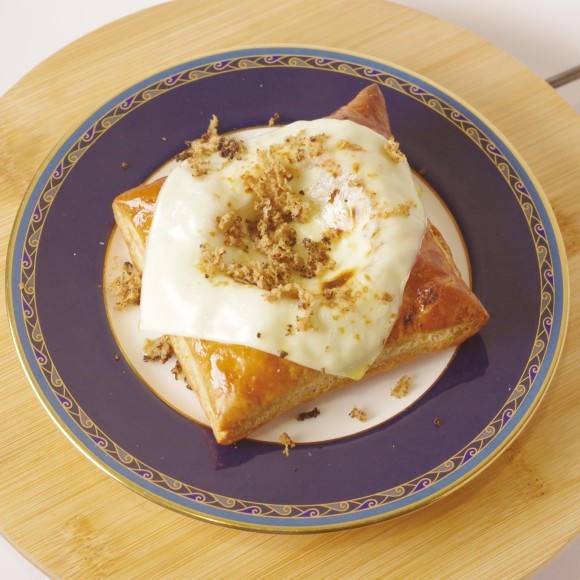 喫茶結香珈 黒トリュフチーズパイ