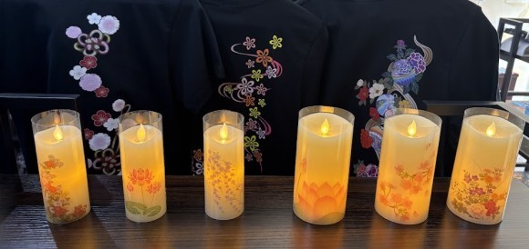 本物のキャンドルのようにゆらめくLEDの灯りが、安全で雰囲気のある空間を  　演出します。様々なデザインとサイズをご用意しました。