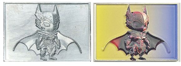 左側が3Dプリンターで作りました本体で右側はデジタルプリンターで着色したものです。